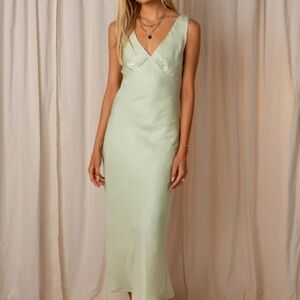 NWT Peppermayo Loren Green Midi Dress Size 4